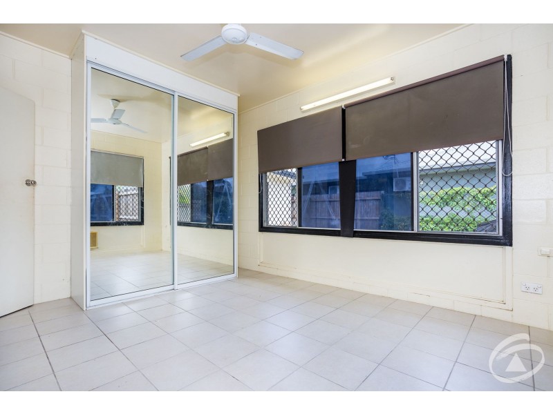 UNITS A&B 454 McCoombe Street, Mooroobool QLD 4870