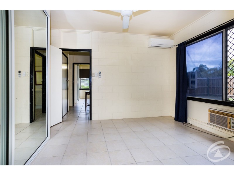 UNITS A&B 454 McCoombe Street, Mooroobool QLD 4870