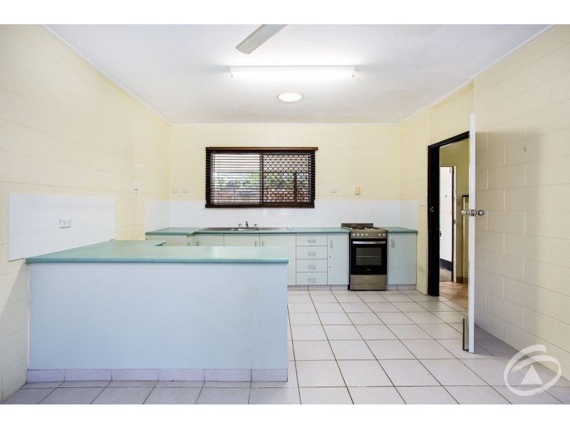 UNITS A&B 454 McCoombe Street, Mooroobool QLD 4870