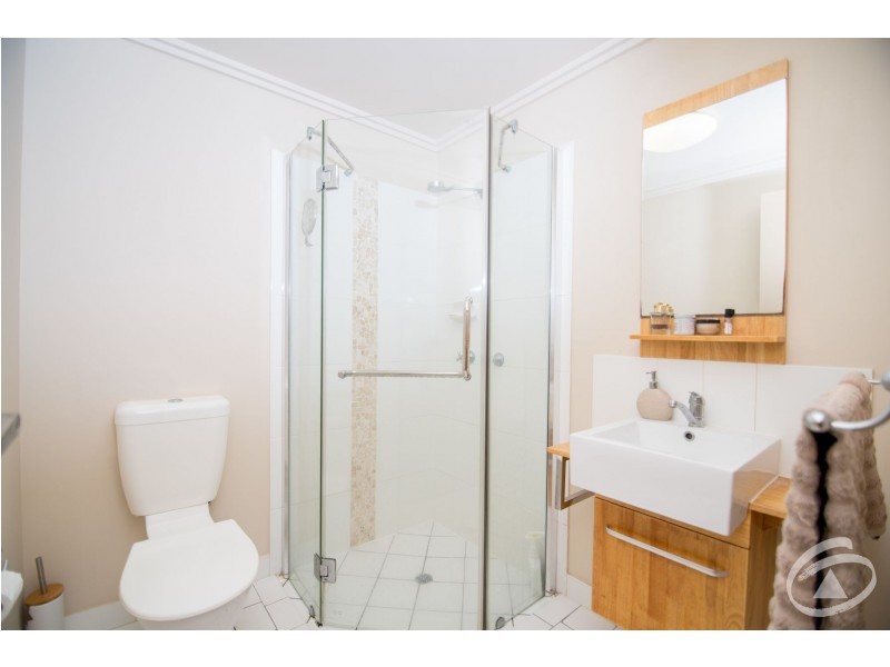 102/1 Maytown Close, Manoora QLD 4870