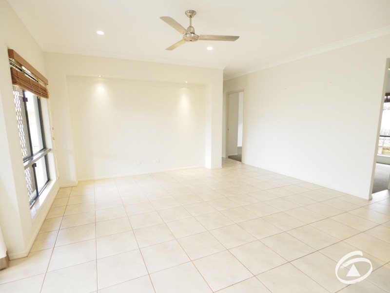 15 Elphinstone Street, Kanimbla QLD 4870