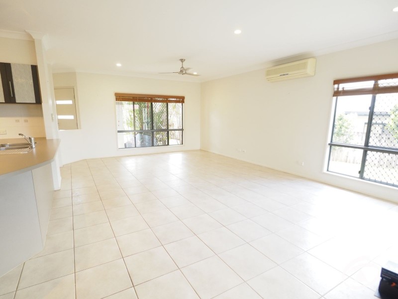 15 Elphinstone Street, Kanimbla QLD 4870