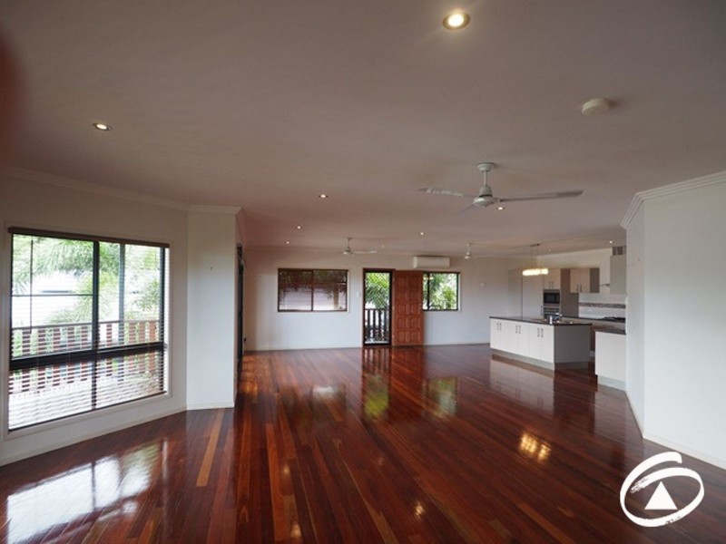 2 Barringtonia Close, Redlynch QLD 4870