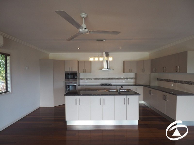 2 Barringtonia Close, Redlynch QLD 4870