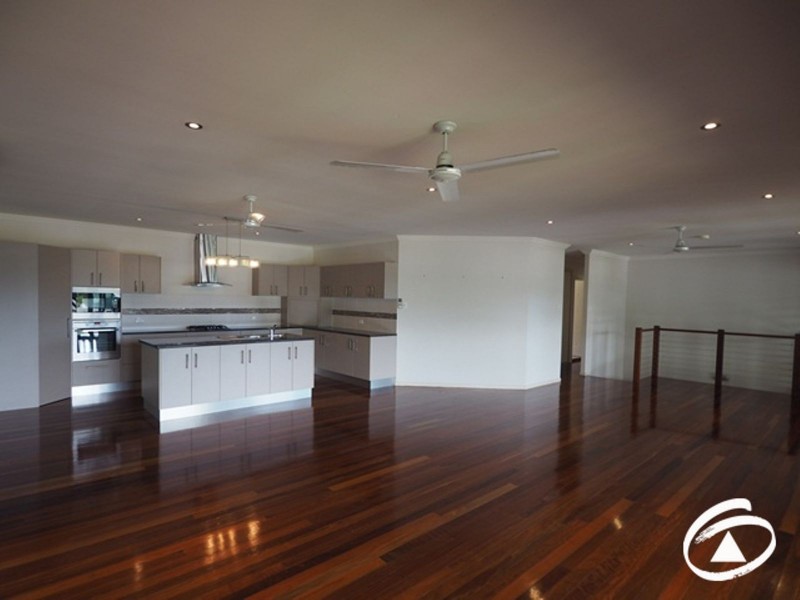 2 Barringtonia Close, Redlynch QLD 4870