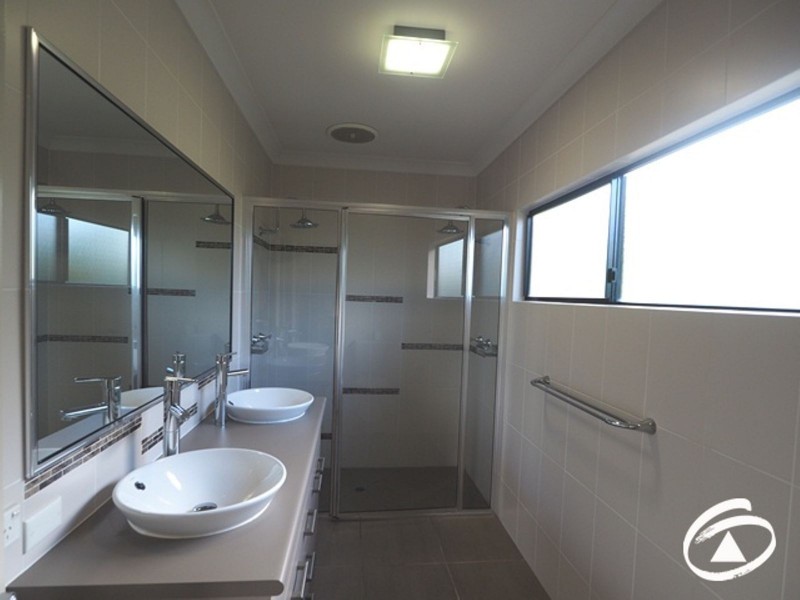 2 Barringtonia Close, Redlynch QLD 4870