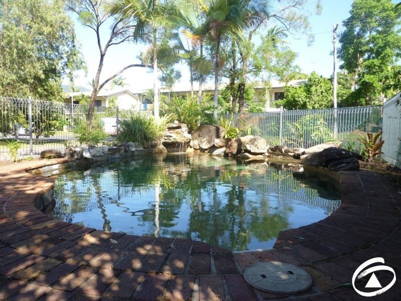 9/2 McPherson Close, Edge Hill QLD 4870