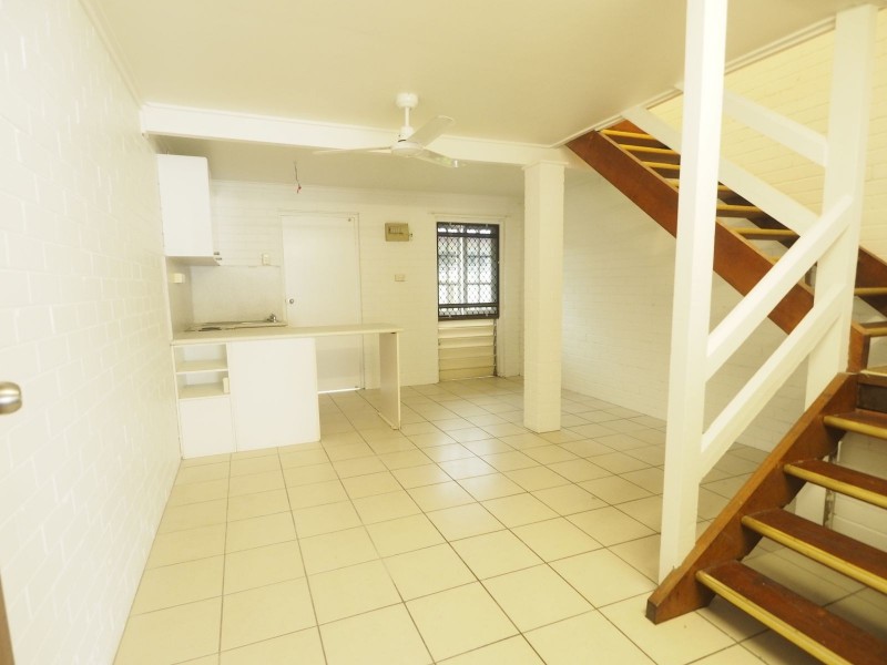 6/688 Bruce Highway, Woree QLD 4868
