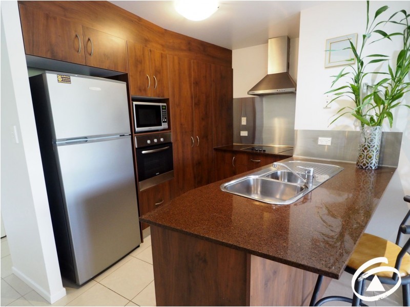 6/351 Lake Street, Cairns North QLD 4870