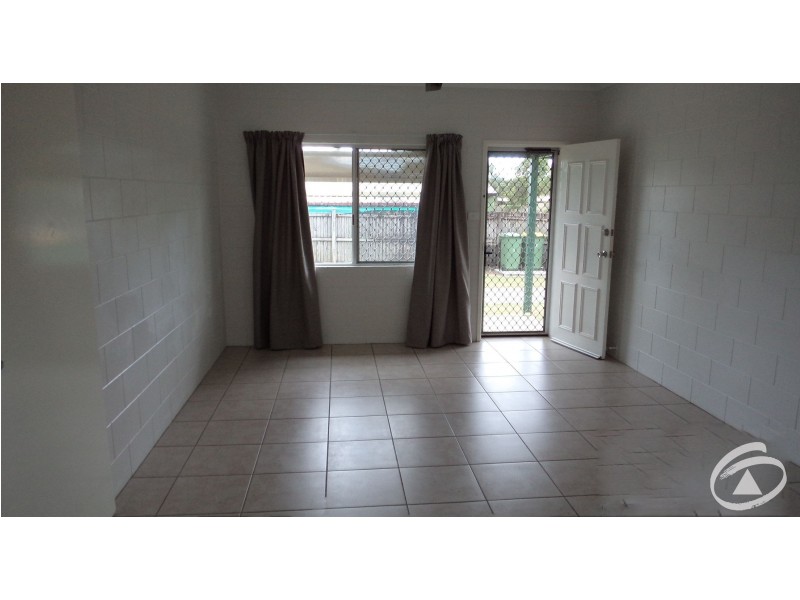 1/52 Alberta Drive, Woree QLD 4868