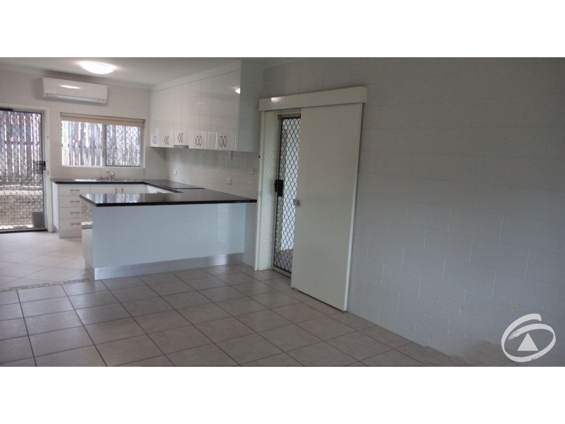 1/52 Alberta Drive, Woree QLD 4868