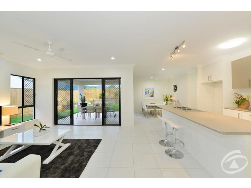 13 Laguna Avenue, Redlynch QLD 4870