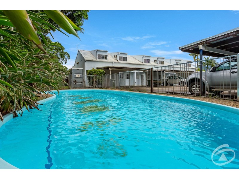 12/462-464 McCoombe Street, Mooroobool QLD 4870