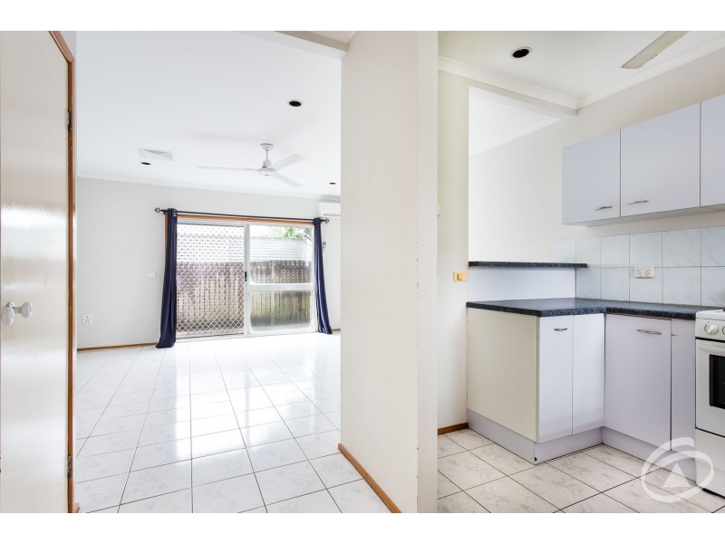 12/462-464 McCoombe Street, Mooroobool QLD 4870