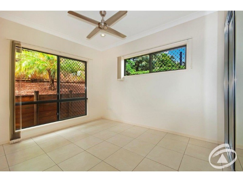 5 Rainbow Street, Kanimbla QLD 4870