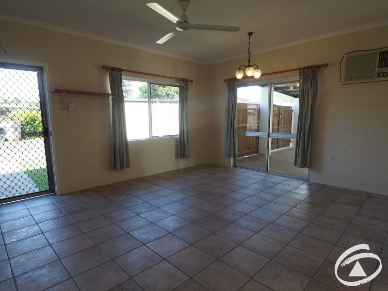 1/8 Denman Close, Manoora QLD 4870