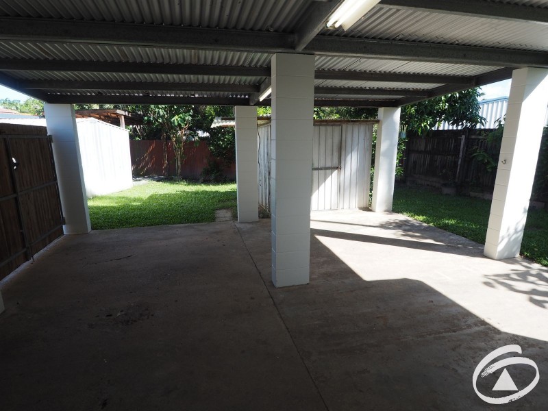 1/8 Denman Close, Manoora QLD 4870