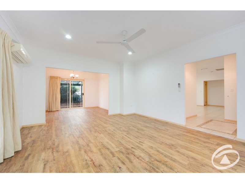 15 Eugenia Crescent, Redlynch QLD 4870