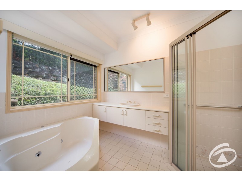 15 Eugenia Crescent, Redlynch QLD 4870