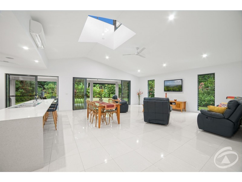 5 Eden Court, Clifton Beach QLD 4879