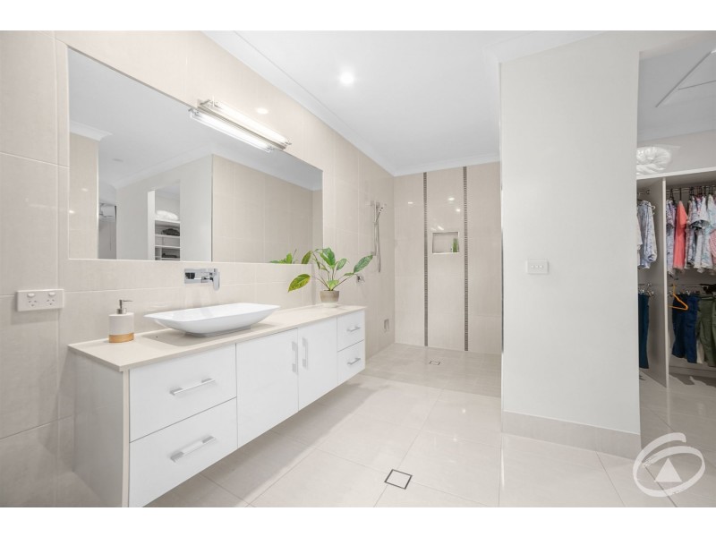 5 Eden Court, Clifton Beach QLD 4879