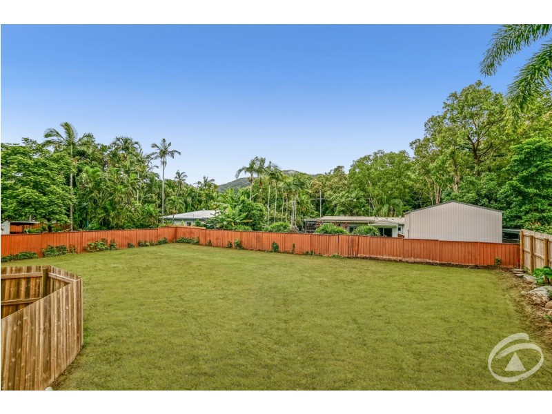 7 Lena Close, Clifton Beach QLD 4879