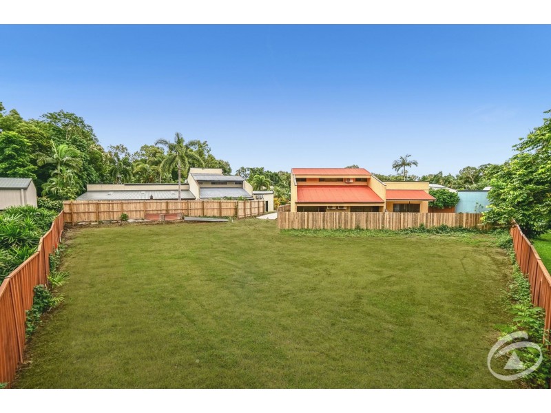 7 Lena Close, Clifton Beach QLD 4879