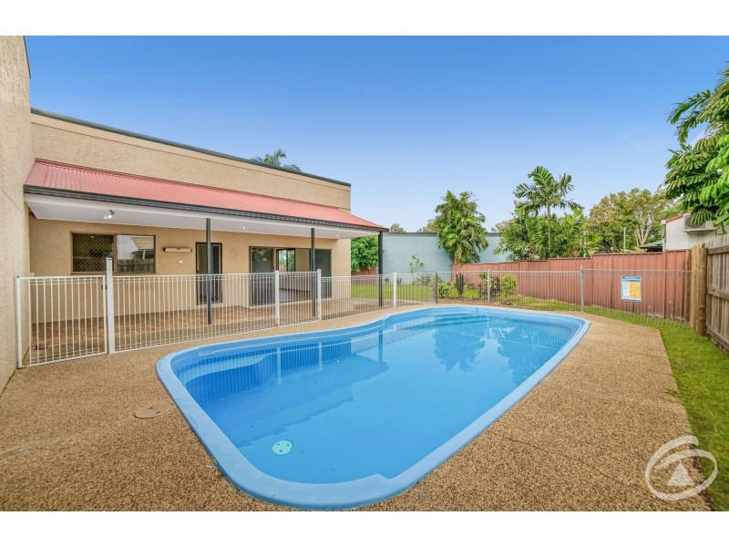 5 Lena Close, Clifton Beach QLD 4879