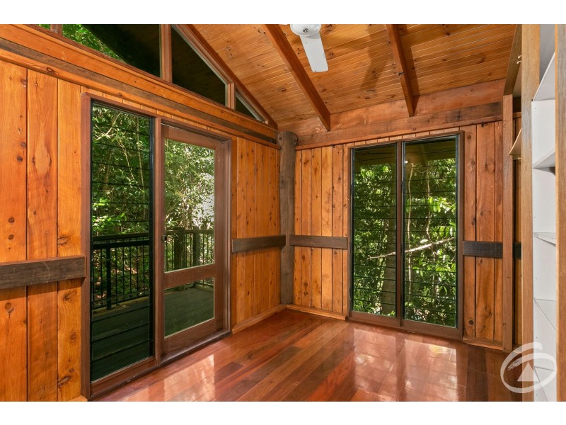 4 Cananga Close, Kamerunga QLD 4870