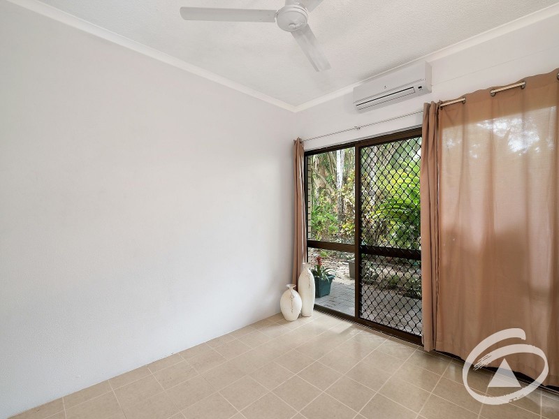 2/21 Poinciana Street, Holloways Beach QLD 4878
