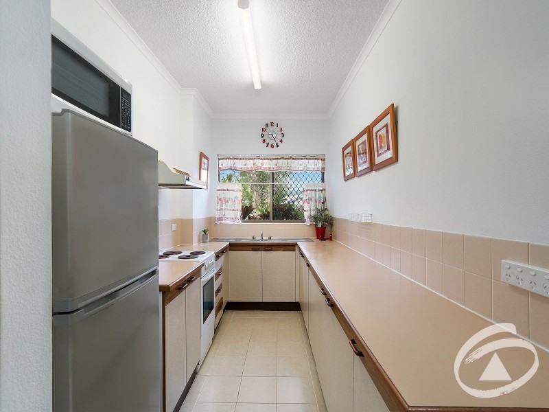 2/21 Poinciana Street, Holloways Beach QLD 4878