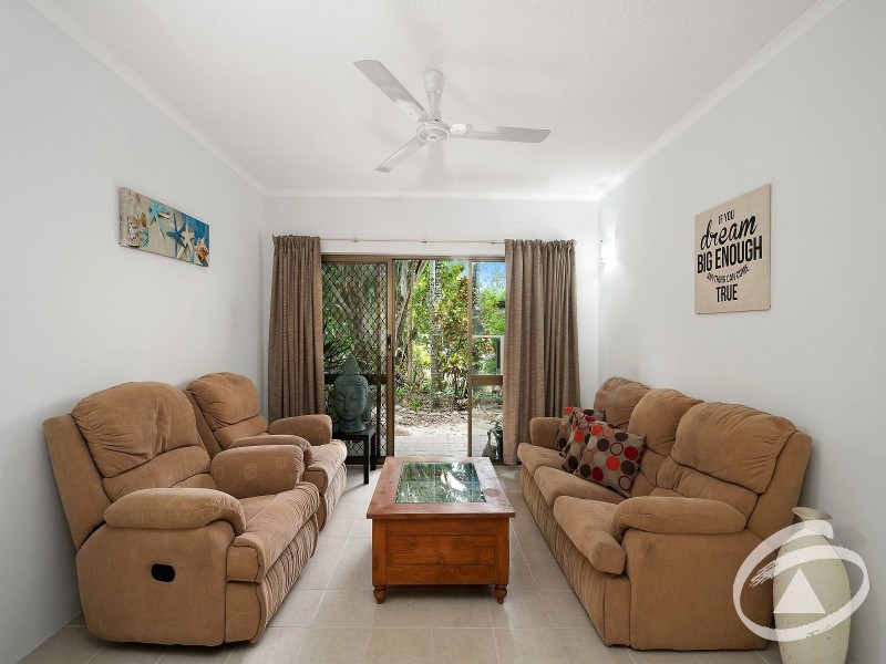 2/21 Poinciana Street, Holloways Beach QLD 4878