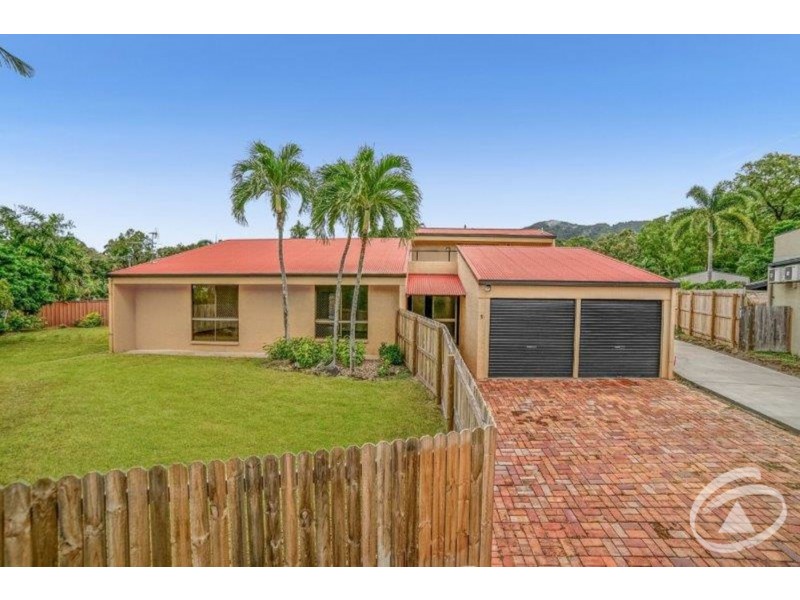 5 Lena Close, Clifton Beach QLD 4879