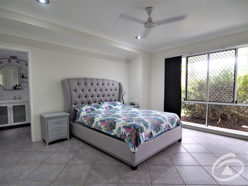 2 Ginger Close, Redlynch QLD 4870