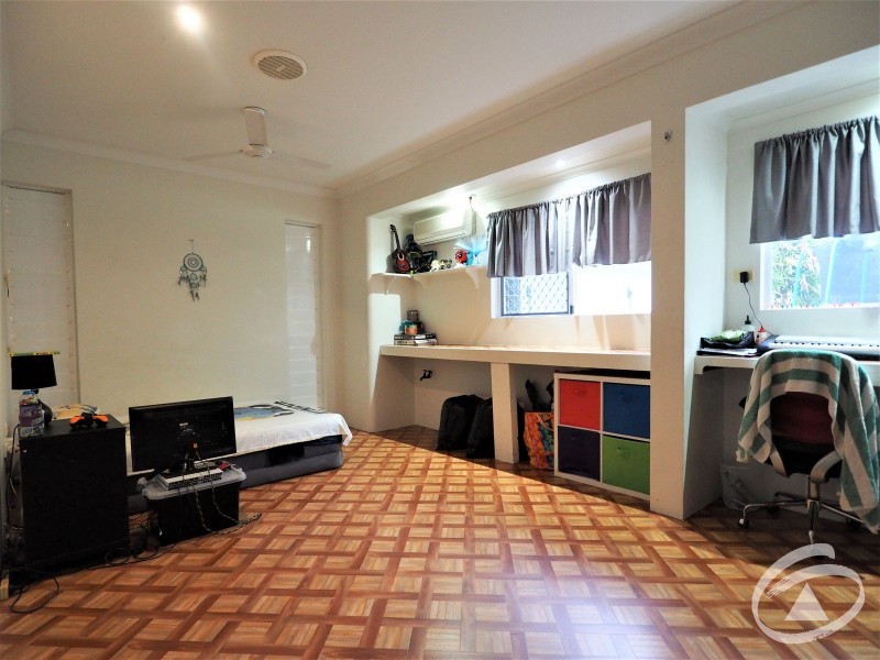 2 Ginger Close, Redlynch QLD 4870