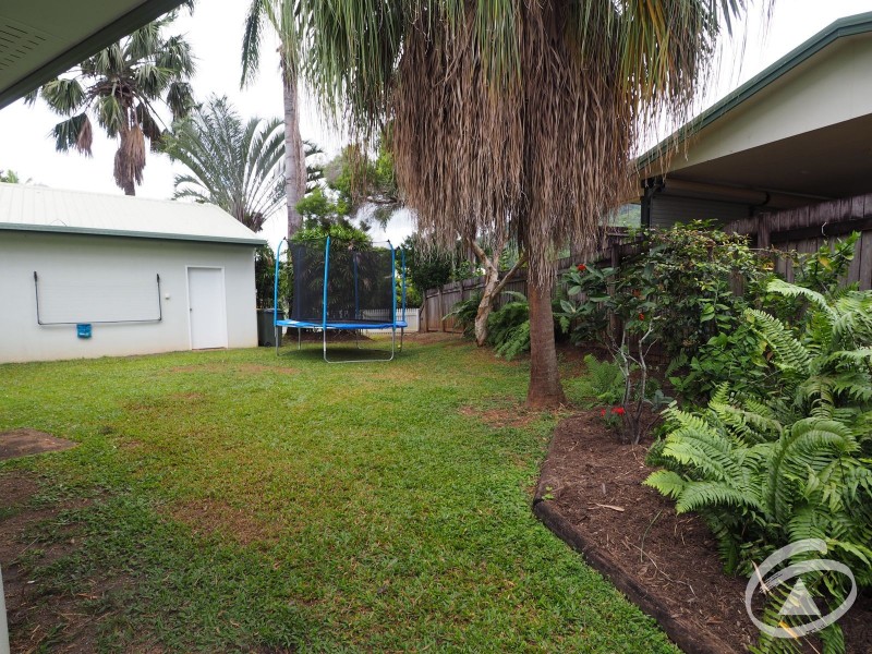 2 Ginger Close, Redlynch QLD 4870