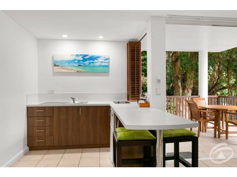 11/10-14 Amphora Street, Palm Cove QLD 4879