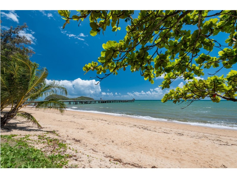 11/10-14 Amphora Street, Palm Cove QLD 4879