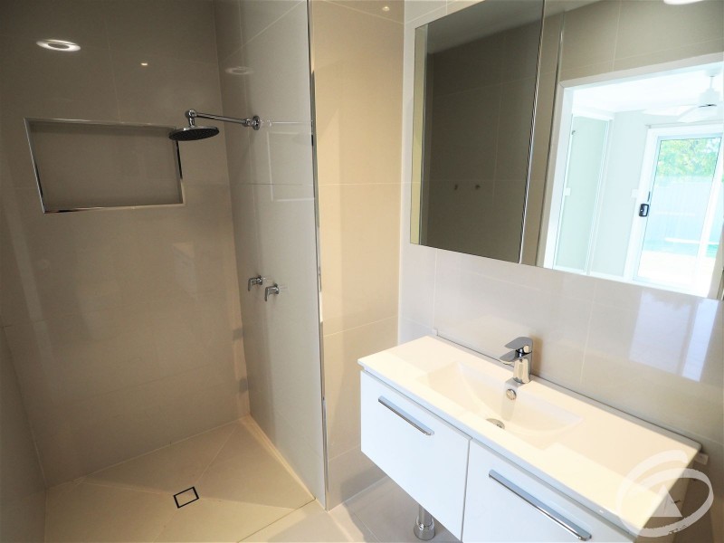1 Kirsten Close, Woree QLD 4868