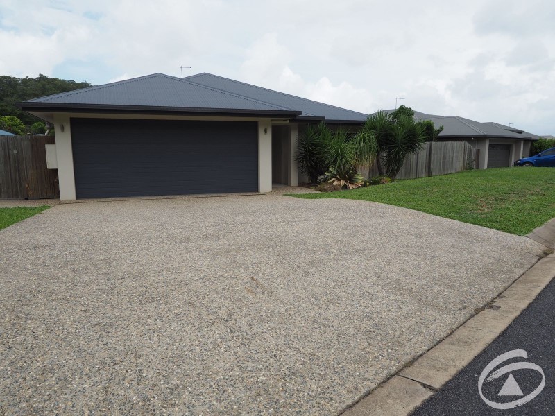 24 Rainbow Street, Kanimbla QLD 4870