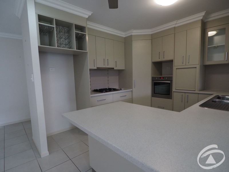 24 Rainbow Street, Kanimbla QLD 4870