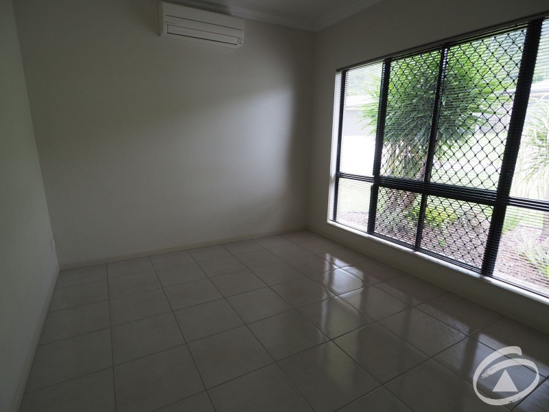 24 Rainbow Street, Kanimbla QLD 4870