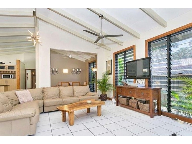 54 Terebra Street, Palm Cove QLD 4879
