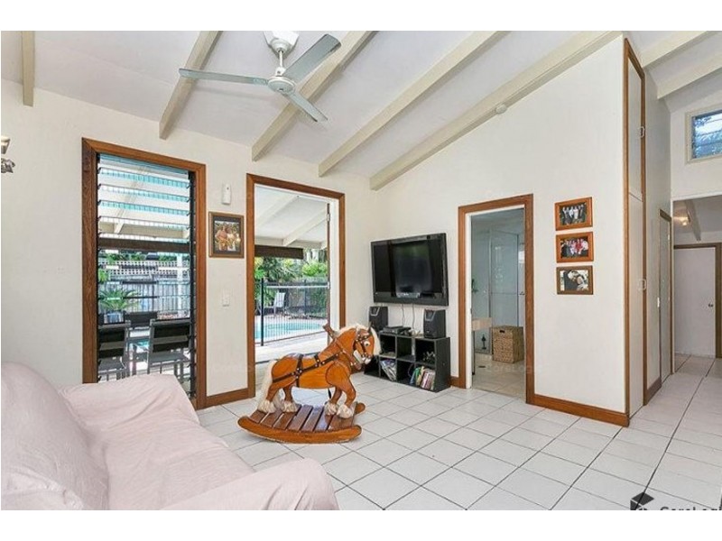 54 Terebra Street, Palm Cove QLD 4879