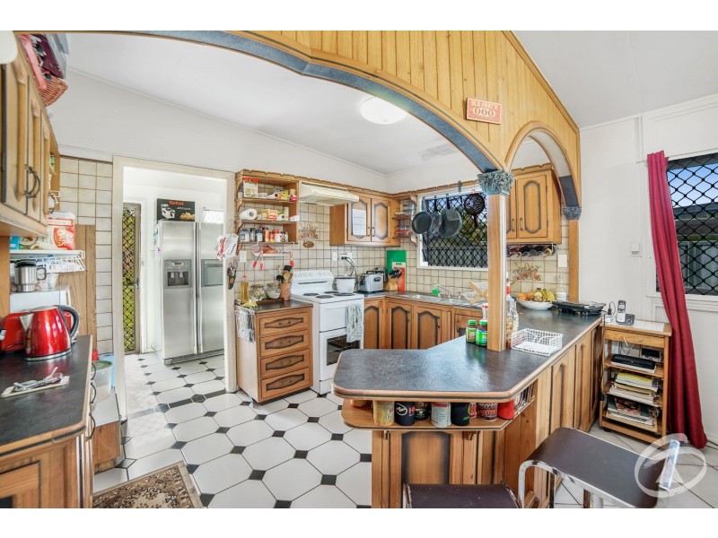 444 McCoombe Street, Mooroobool QLD 4870