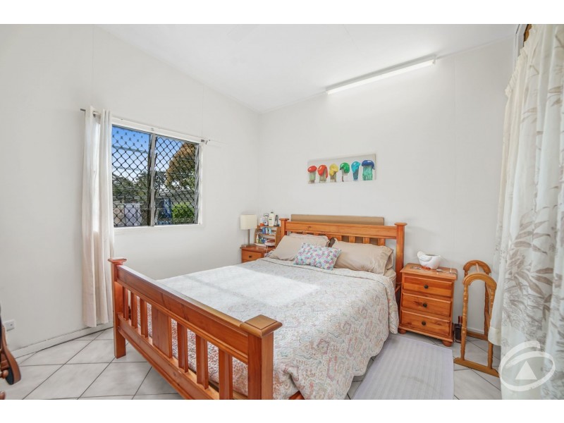 444 McCoombe Street, Mooroobool QLD 4870
