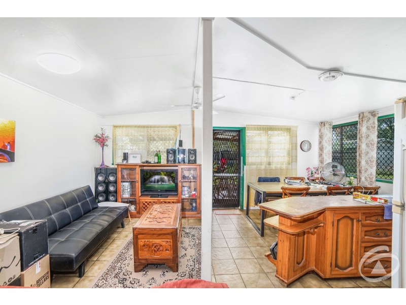 444 McCoombe Street, Mooroobool QLD 4870