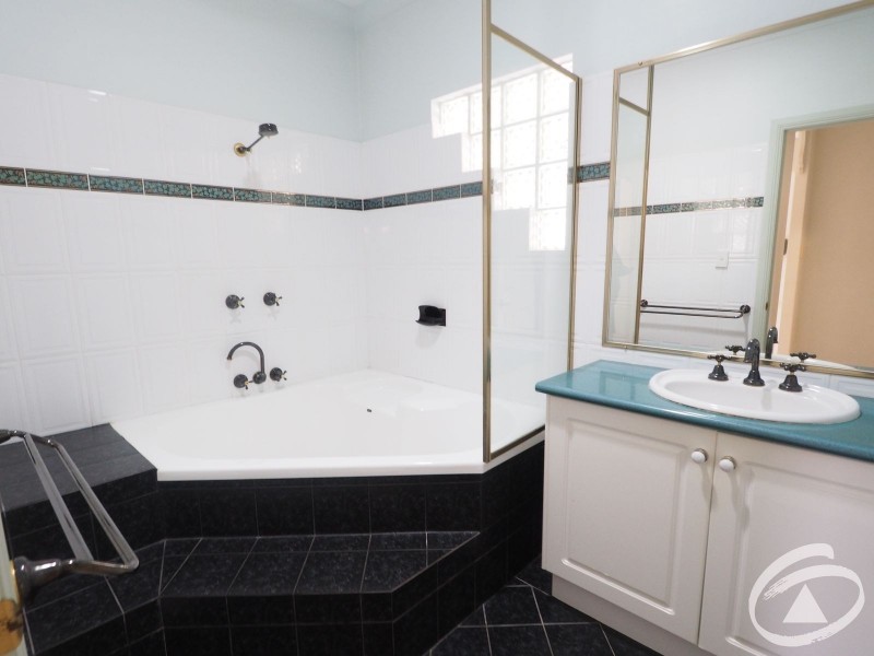 2 Greenock Way, Brinsmead QLD 4870