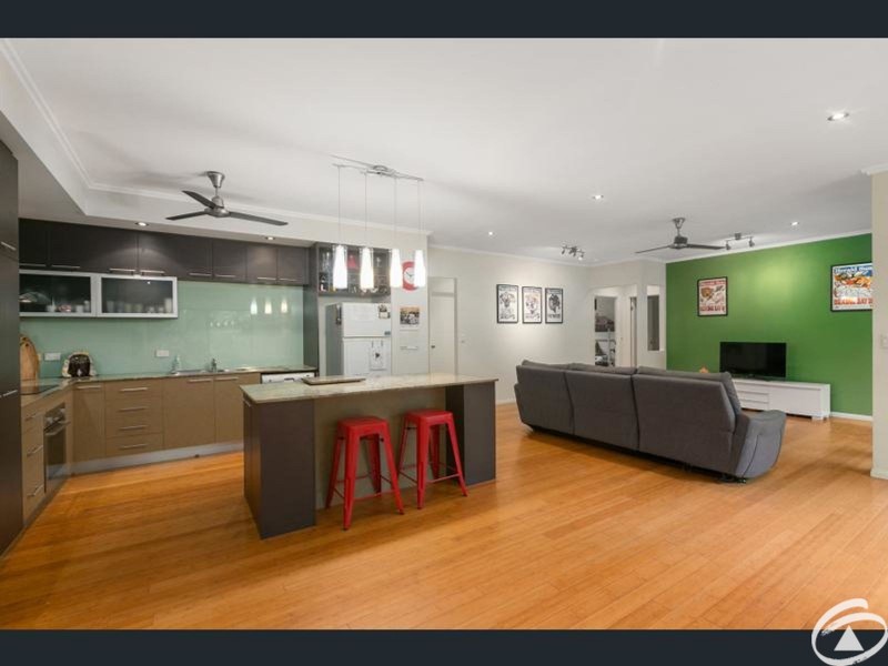 3 Ellie Banning Close, Redlynch QLD 4870