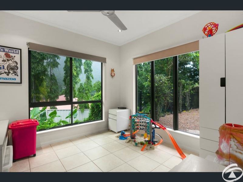 3 Ellie Banning Close, Redlynch QLD 4870